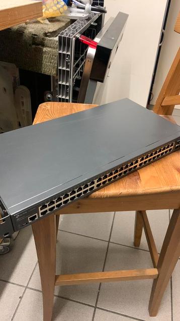 Switch 48 poorten tplink beschikbaar voor biedingen