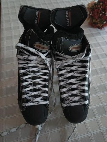 CCM Ribcore 44K hockey's te koop beschikbaar voor biedingen