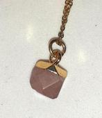 Ketting edelsteen hanger aardbeienkwarts, Handtassen en Accessoires, Kettingen, Verzenden, Nieuw, Met edelsteen, Steen of Mineraal