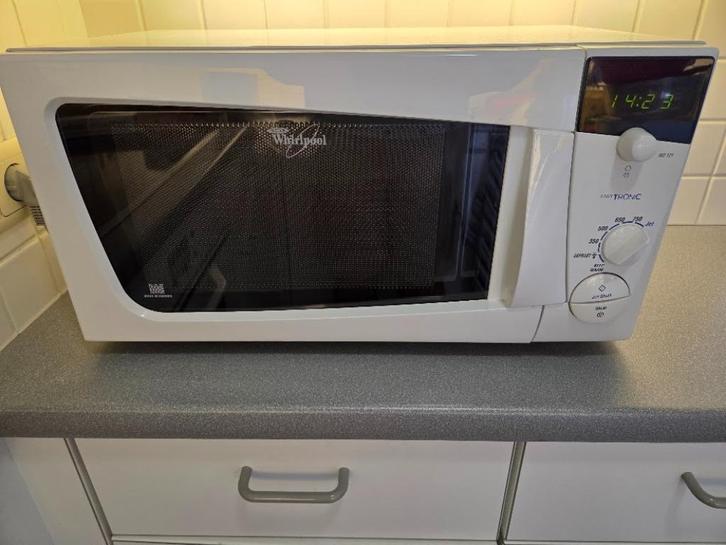 Microgolf Whirlpool MD121, Elektronische apparatuur, Microgolfovens, Gebruikt, Vrijstaand, Microgolfoven, 45 tot 60 cm, Oven, Draaiplateau