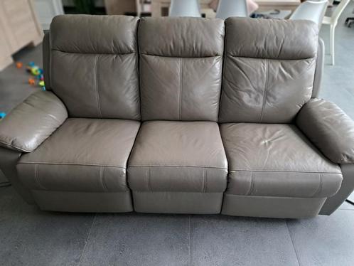 Zetel taupeklerig met elektrische relaxen, Huis en Inrichting, Zetels | Zetels, Ophalen