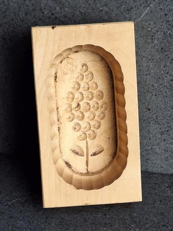 Belle petite forme à beurre en bois  beschikbaar voor biedingen