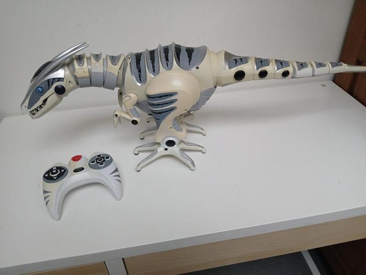 Dinosaurus met afstandbediening - RoboRaptor (WowWee Toys), Kinderen en Baby's, Speelgoed |Speelgoedvoertuigen, Zo goed als nieuw