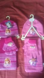 wintersetje sjaal muts handschoenen Disney nieuw, Enfants & Bébés, Vêtements enfant | Bonnets, Écharpes & Gants, Enlèvement ou Envoi