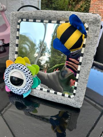 Tummy time speelspiegeltje voor baby’s beschikbaar voor biedingen
