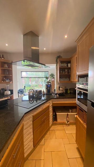 Complete keuken met toestellen beschikbaar voor biedingen