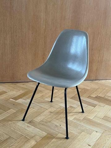 4 vintage chairs Herman Miller -Charles & Ray Eames 1960`s