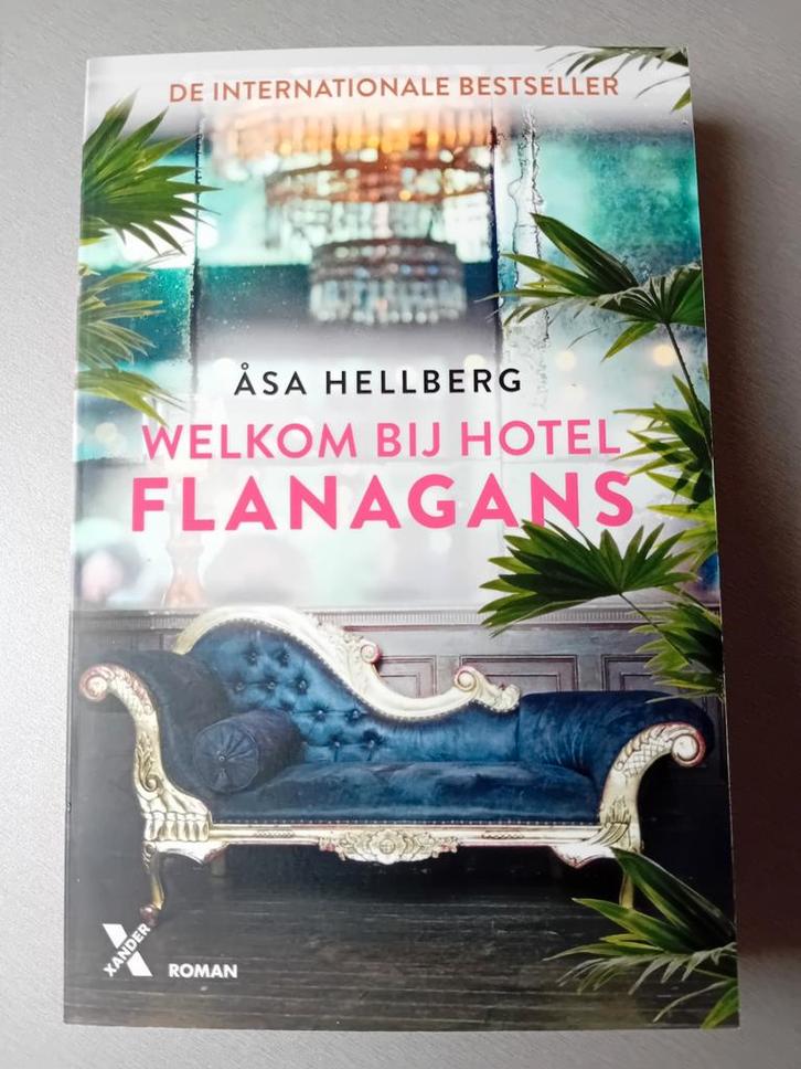 Åsa Hellberg - Welkom bij Hotel Flanagans, Boeken, Literatuur, Zo goed als nieuw, Ophalen of Verzenden