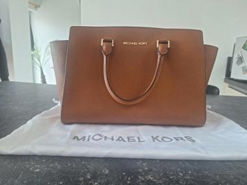 Elegant Michael Kors Handbag – Timeless & Stylish beschikbaar voor biedingen