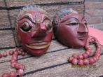 2 houten maskers uit de Kleine Sunda-eilanden, Antiek en Kunst, Ophalen of Verzenden