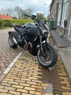 Diavel 1098 Carbon akrapovic 2015, Naked bike, Particulier, 2 cilinders, 1098 cc