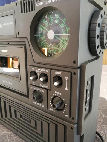 radio cassette Lancia NT-49L2 uit 1975, Enlèvement ou Envoi, Utilisé, Radio