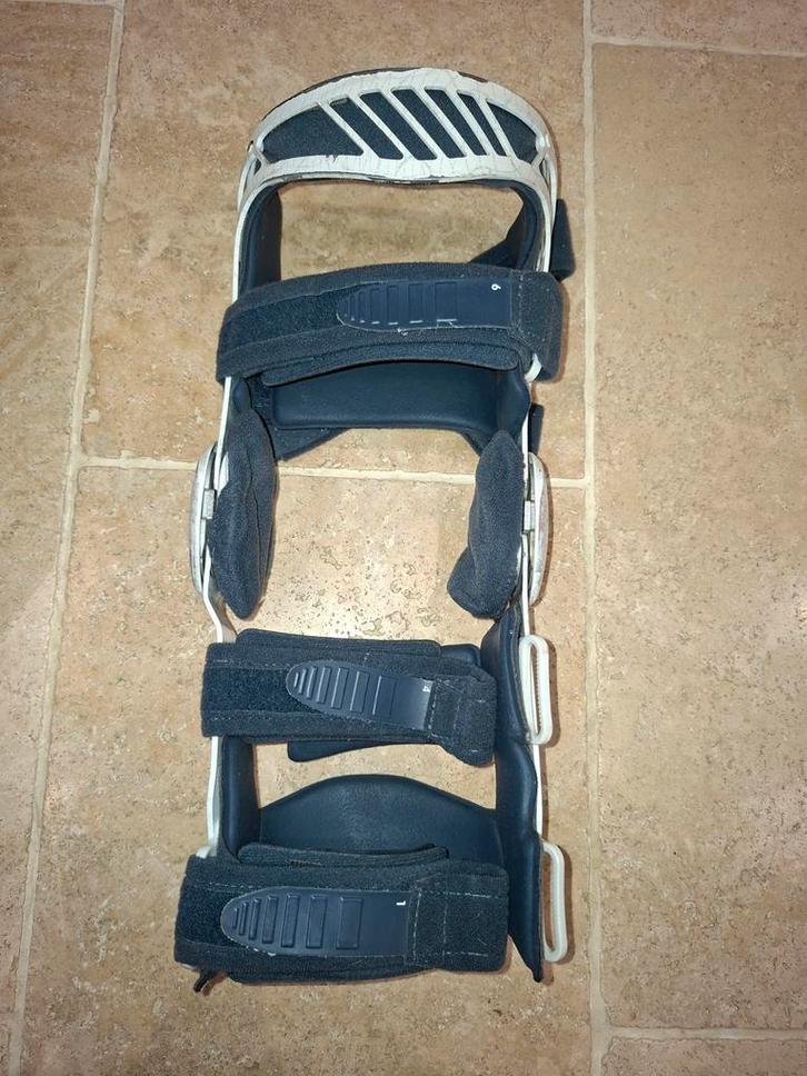 Attelle de genou - Genouillère - Orthese de genou gauche M4s, Divers, Orthèses, Enlèvement ou Envoi