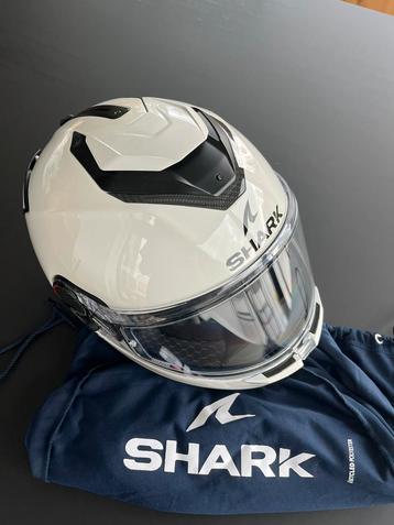 Casque Shark neuf disponible aux enchères