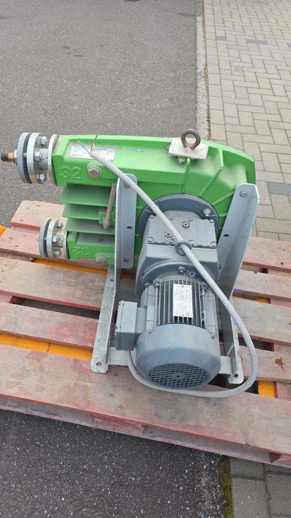 Pompe péristaltique Verderflex VF32, Articles professionnels, Machines & Construction | Pompes & Compresseurs, Enlèvement
