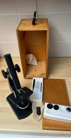 Microscoop in houten kist met lenzen en glaasjes, TV, Hi-fi & Vidéo, Matériel d'optique | Microscopes, Enlèvement, Utilisé