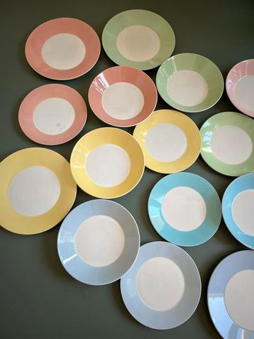 Boch servies 3x6 in verschillende kleuren, Enlèvement, Utilisé, Assiettes(s)