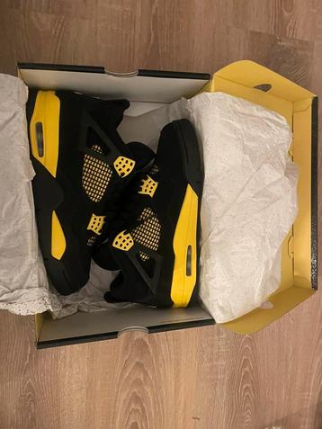 Jordan 4 “yellow thunders” (originele) beschikbaar voor biedingen