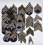 US WWII Chevrons, Corporal, Sergeant, rayon & wool, Ophalen of Verzenden, Landmacht, Lintje, Medaille of Wings