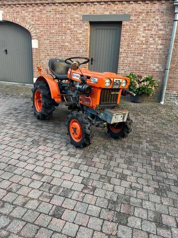 *prachtige compacte handige kubota b5001 16pk 4x4 trekhaak!* beschikbaar voor biedingen