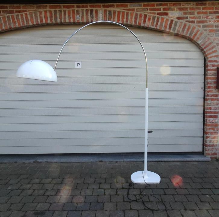 VINTAGE OLUCE "COUPE 3320" BOOG VLOERLAMP ITALY COLOMBO, Antiek en Kunst, Kunst | Designobjecten, Ophalen