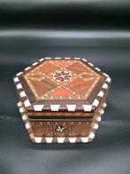 6 kantig Houten doosje Syrië antiek, Antiek en Kunst, Ophalen