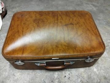 amelia earhart vintage koffer beschikbaar voor biedingen