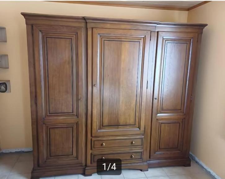 Massief eiken kleerkast en commode, Huis en Inrichting, Kasten | Kleerkasten, Gebruikt, Met lade(s), Met deur(en), Met plank(en)