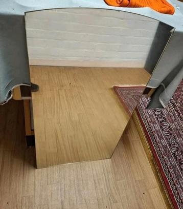 Spiegel beschikbaar voor biedingen