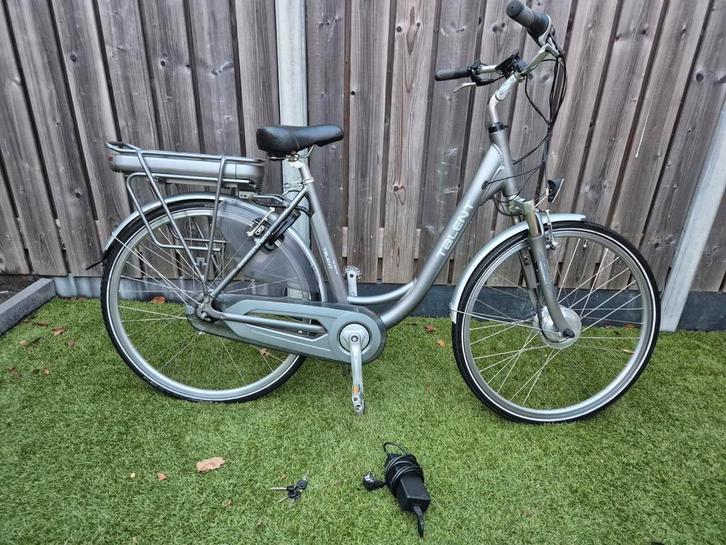 Elektrische fiets, Fietsen en Brommers, Elektrische fietsen, Zo goed als nieuw, Ophalen