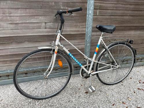 Damesfiets retro peugeot wit - projectje, Fietsen en Brommers, Fietsen | Dames | Damesfietsen, Gebruikt, Overige merken, Versnellingen