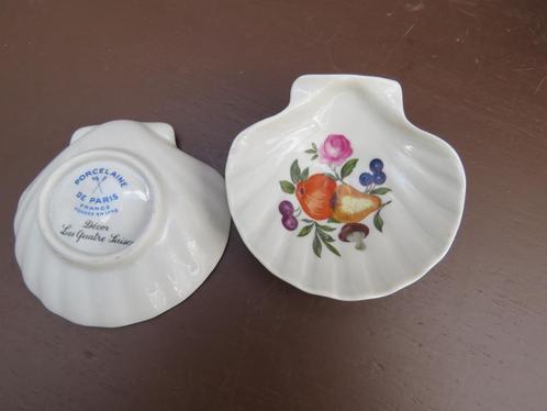 Vintage vide poche schelpvorm Porcelaine de Paris set van 2, Antiek en Kunst, Curiosa en Brocante, Ophalen of Verzenden