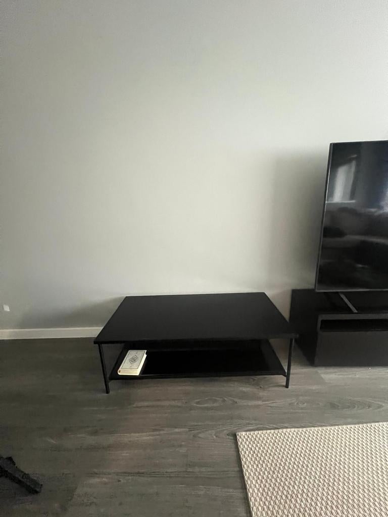Table basse Ikea noir