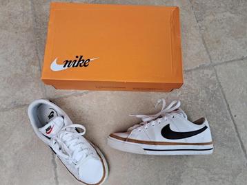 Merk Nike : witte sneakers mt 40 (zie foto's) beschikbaar voor biedingen