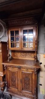 Antieke mechelse kast, Ophalen