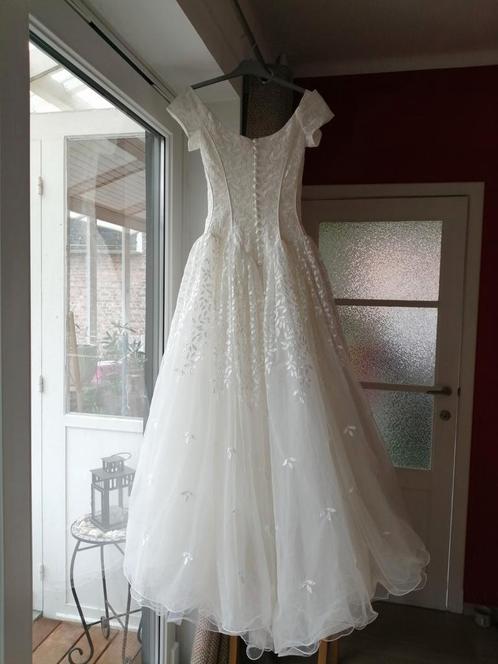 Jolie robe de mariée, Kleding | Dames, Trouwkleding en Trouwaccessoires, Gedragen, Trouwjurk, Ophalen