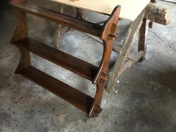 Houten wandrek beschikbaar voor biedingen