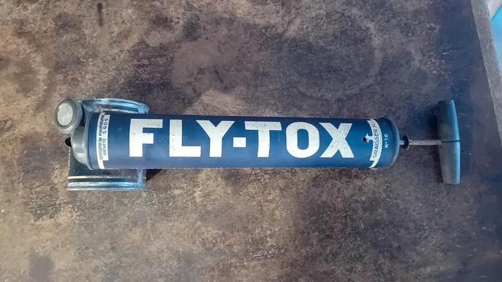 Seringue Fly Tox, Collections, Marques & Objets publicitaires, Comme neuf, Enlèvement ou Envoi