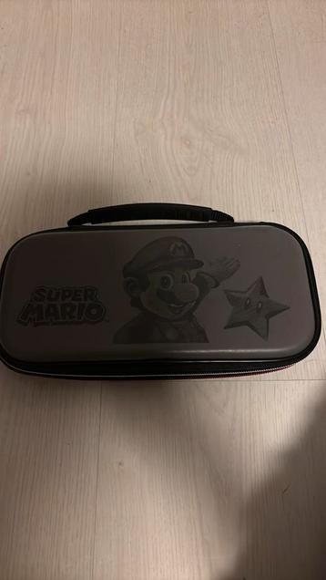 Nintendo switch met 2 spellen en controller beschikbaar voor biedingen