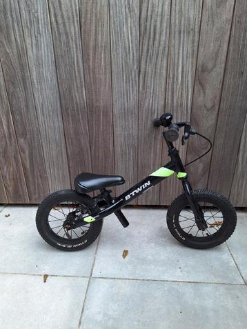 BTWIN RUNRIDE 900- Loopfietsje kind 12 inch

 beschikbaar voor biedingen