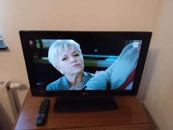 Je vend une télévision LG de 66 cm avec télécommande 35 euro disponible aux enchères