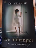 K. Simmons - De indringer, Ophalen of Verzenden, Zo goed als nieuw, K. Simmons