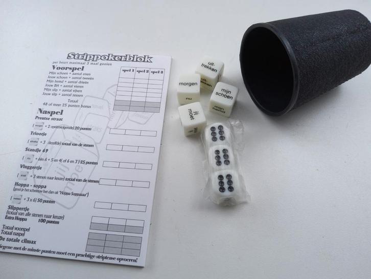 Strippoker. Nieuwstaat!, Hobby en Vrije tijd, Gezelschapsspellen | Overige, Nieuw, Ophalen of Verzenden