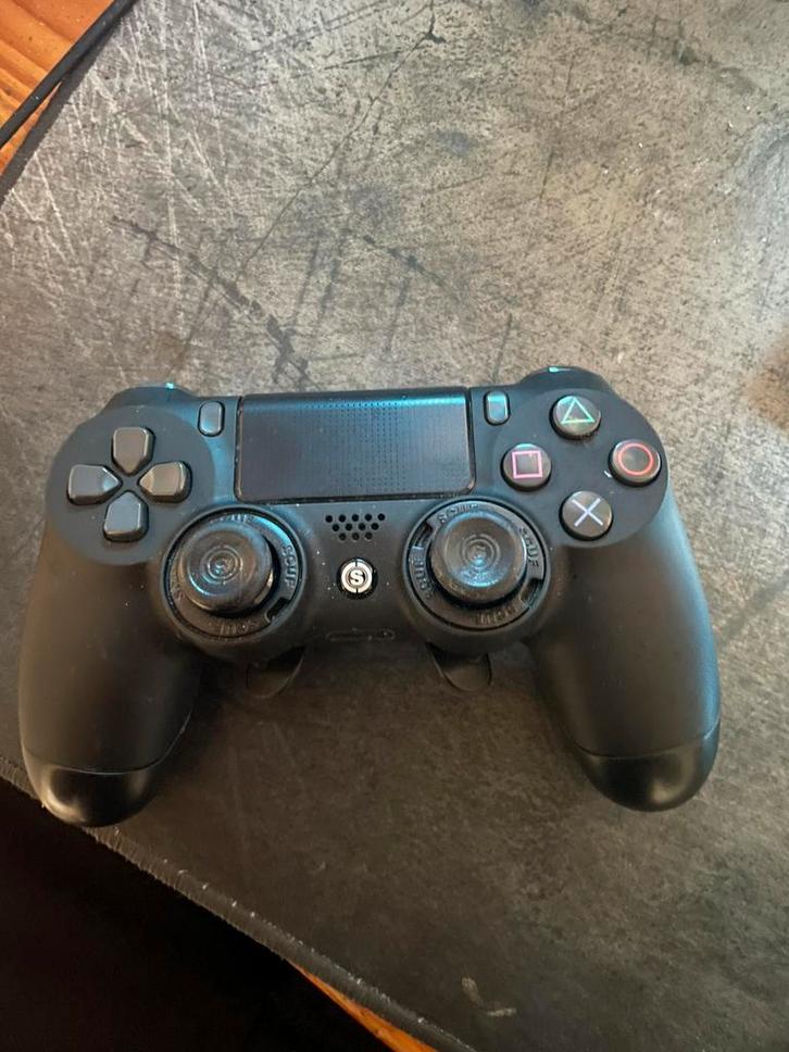 Scuf ps4 pro, Games en Spelcomputers, Spelcomputers | Sony Consoles | Accessoires, Zo goed als nieuw, Ophalen of Verzenden