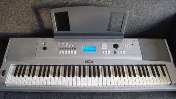 Yamaha DGX-230 Portable Grand, Enlèvement ou Envoi, Autres couleurs, Comme neuf, Digital