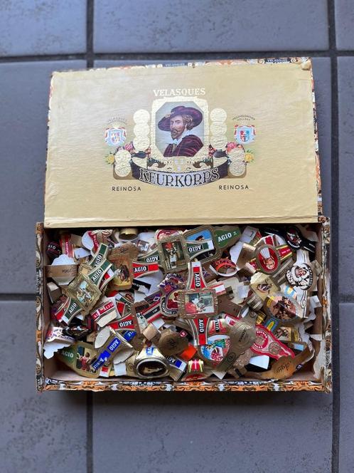 Doos met sigarenbandjes, Verzamelen, Rookartikelen, Aanstekers en Luciferdoosjes, Gebruikt, Sigarenbandjes, Ophalen of Verzenden