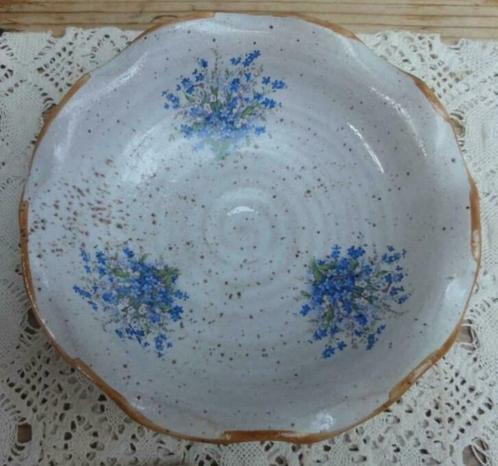 Grieks handgemaakt keramiek schaaltje met vergeet me nietjes, Antiek en Kunst, Curiosa en Brocante, Ophalen of Verzenden