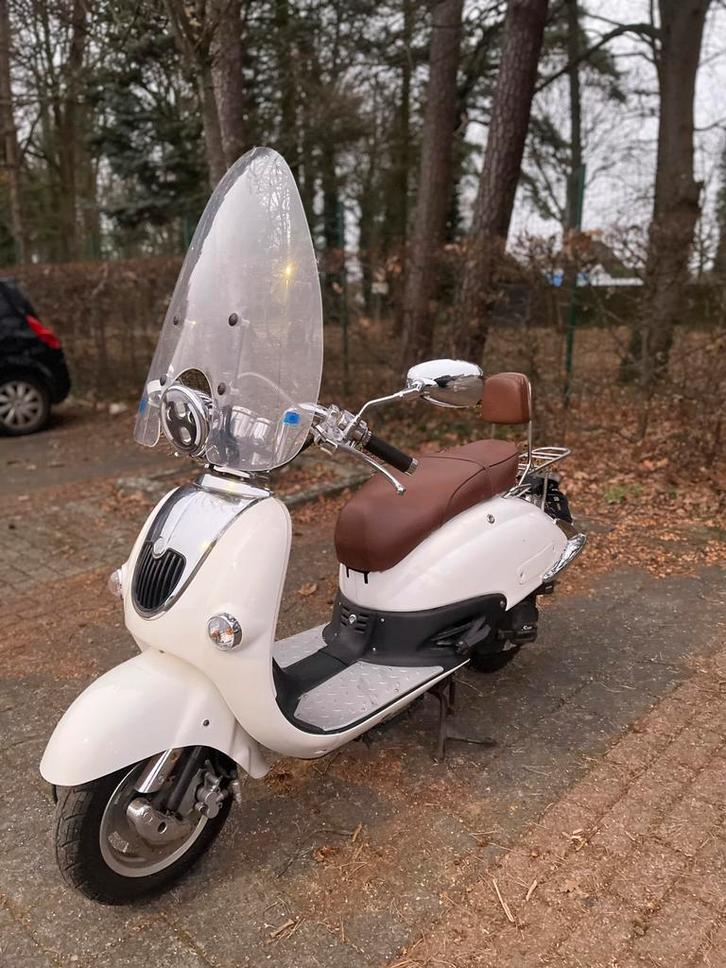 RETRO A KLASSE SCOOTER, Fietsen en Brommers, Scooters | SYM, Zo goed als nieuw, Ophalen