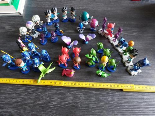 Set van 43 figuren PJ Masks Helden van de nacht - helden en, Kinderen en Baby's, Speelgoed | Actiefiguren, Zo goed als nieuw, Ophalen of Verzenden