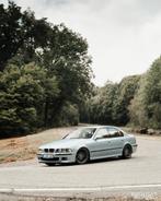 BMW E39 M5 5.0 S62 V8 1999 GERESTAUREERD NIEUWSTAAT UNIEK, Cuir, Argent ou Gris, Carnet d'entretien, Boîte manuelle